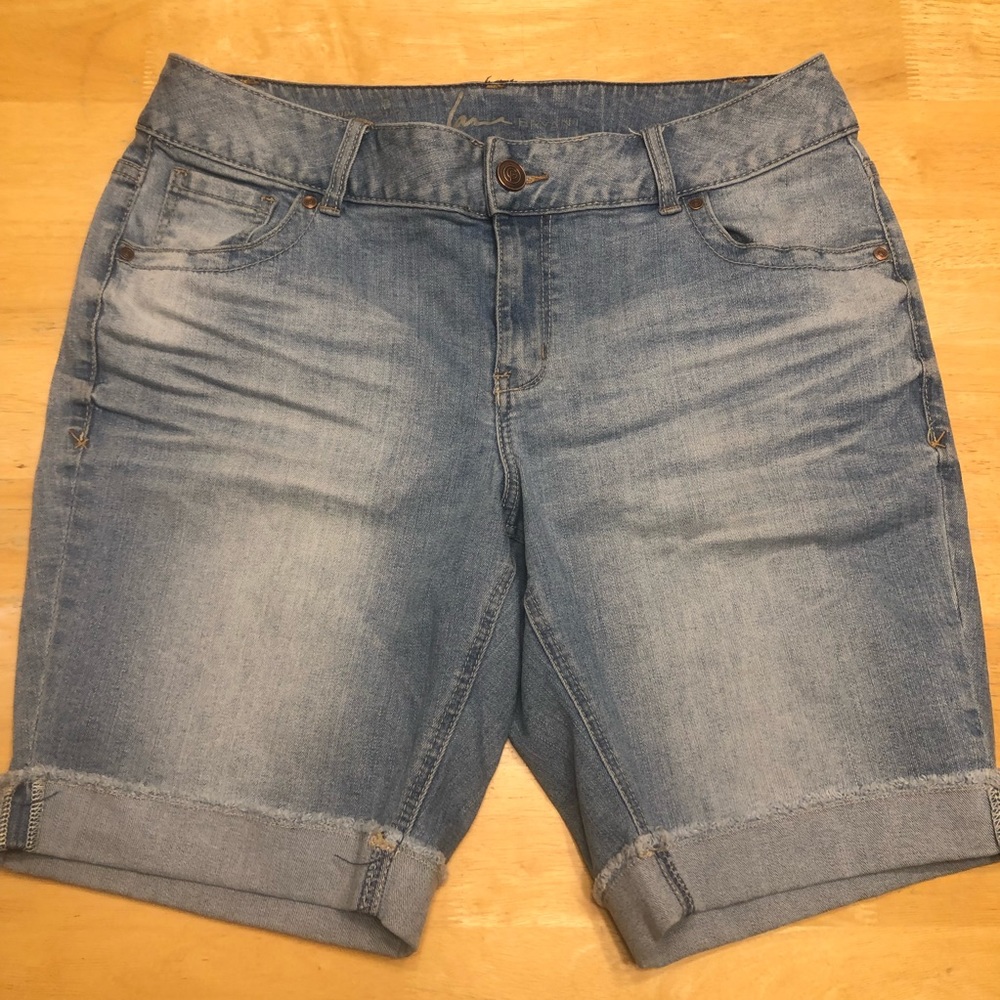 Lane Bryant Bermuda 14 Denim Shorts 10in